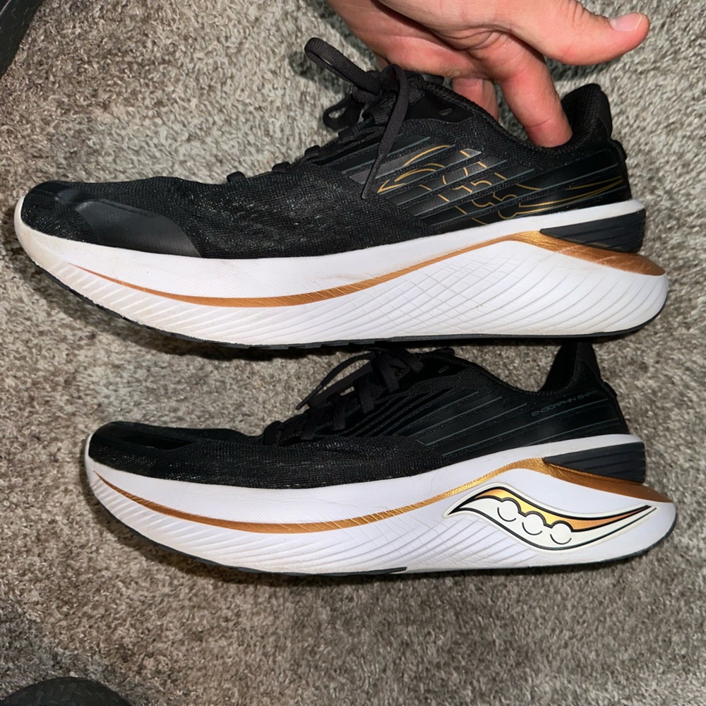 Saucony Endorphin shift 3 size 10